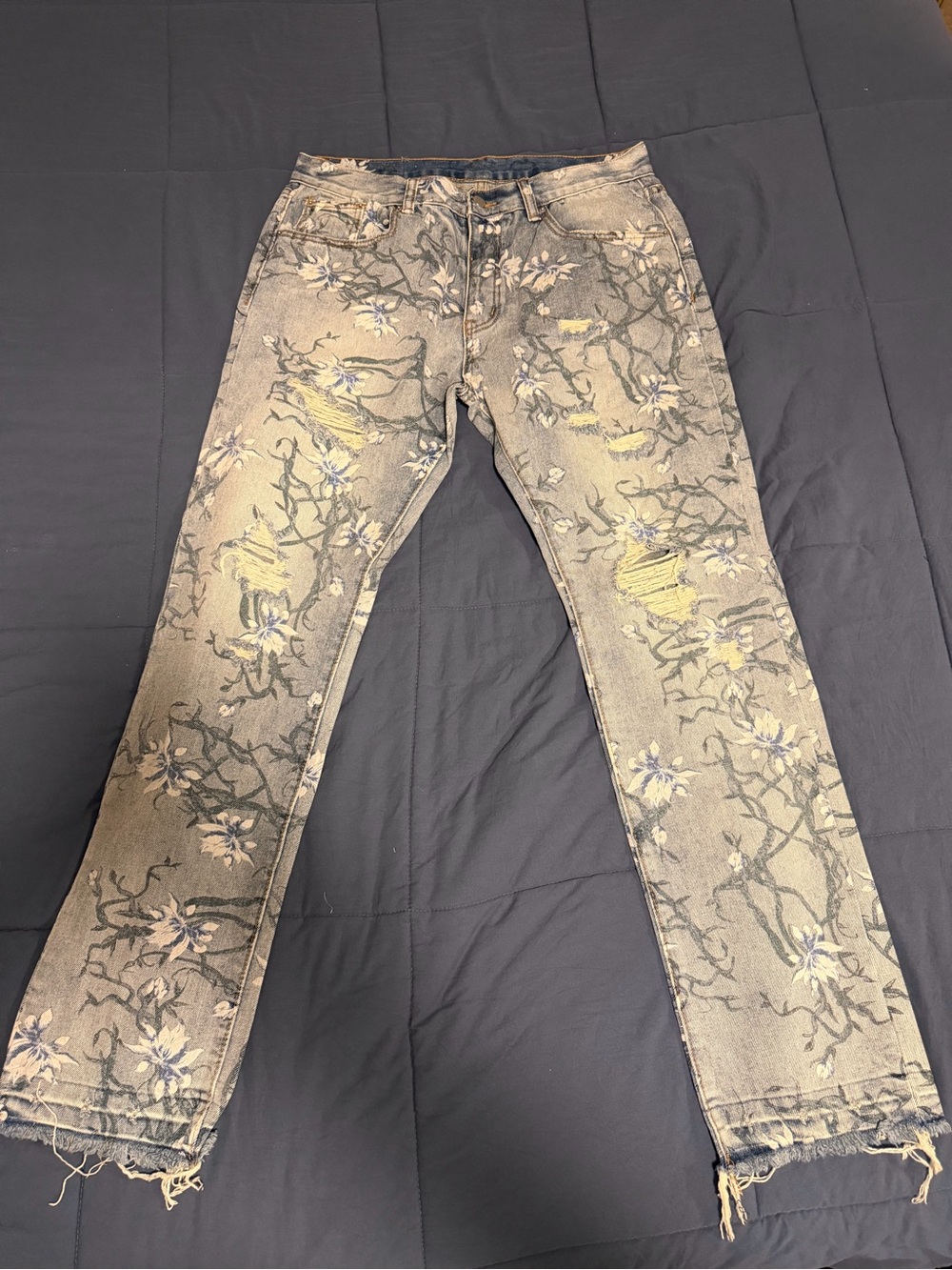 Men's Floral Distressed Blue Jeans - Casual Slim Fit